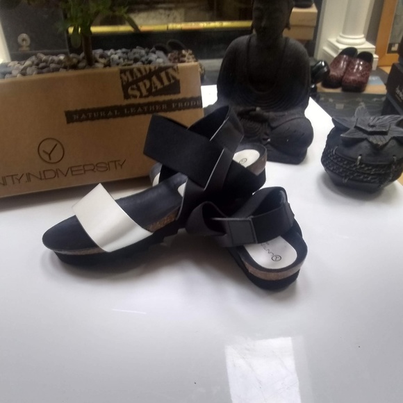 New Unity.In.Diversity Sandals - Picture 2 of 3